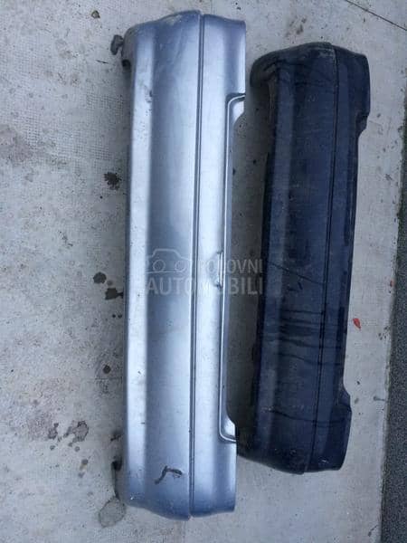 hatchback zadnji branik