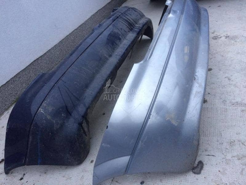 hatchback zadnji branik