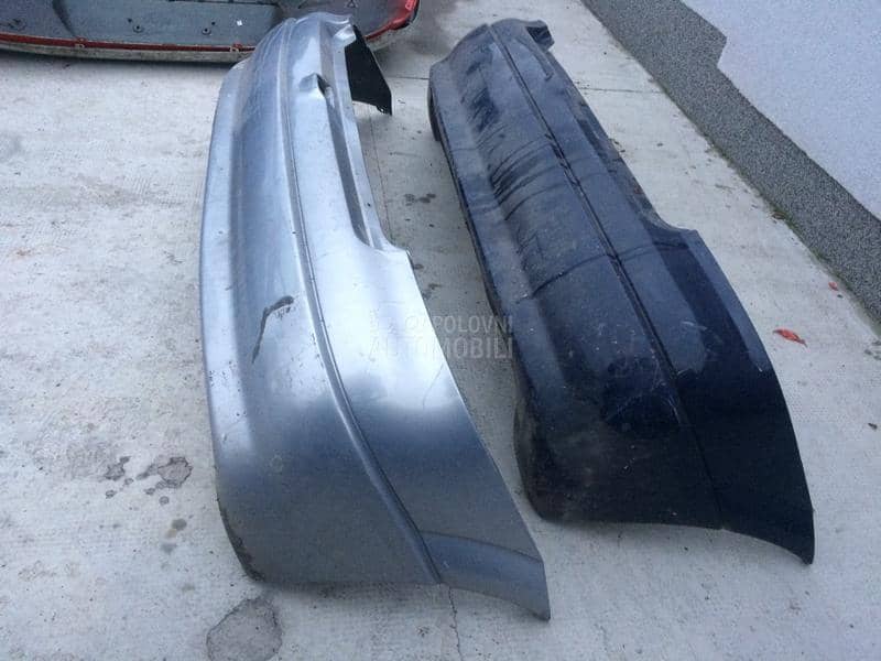 hatchback zadnji branik