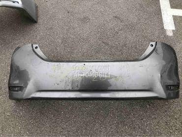 branik za Toyota Corolla od 2013. do 2019. god.