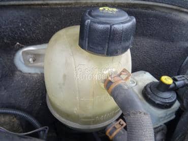 Prelivna boca za Renault Clio