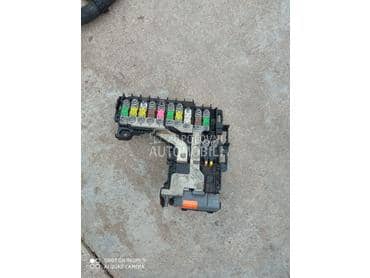 Osiguraci na akumulatoru za Peugeot 508