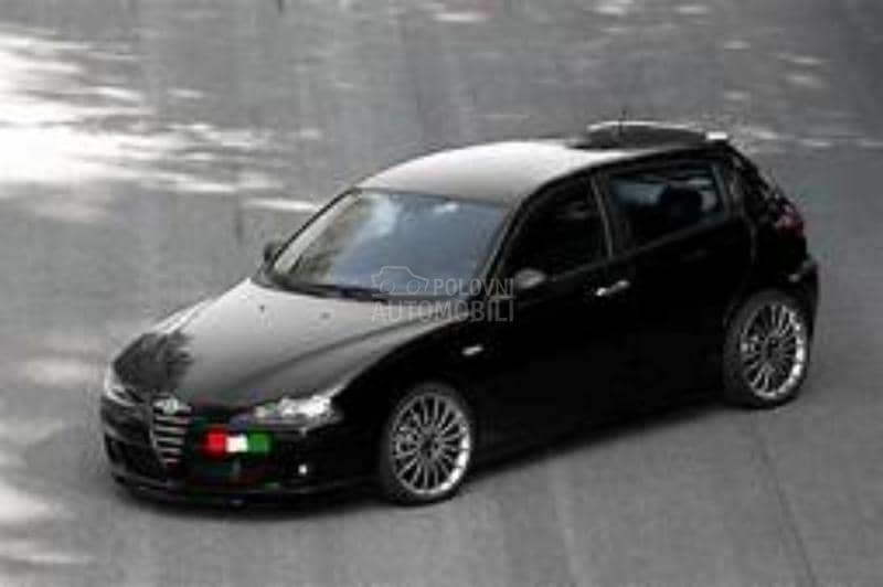 Alfa Romeo 147 -  kompletan auto u delovima