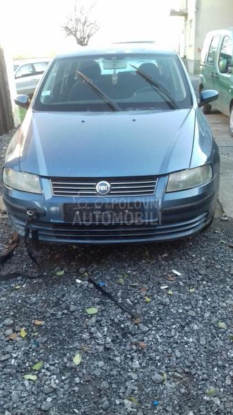Fiat Stilo -  kompletan auto u delovima