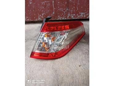 Desna lampa KARAVAN za Peugeot 508