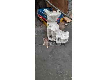 Posuda vode brisača za Peugeot 308