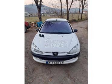 Peugeot 206 -  kompletan auto u delovima