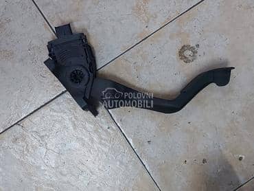 papucica gasa za Peugeot 308