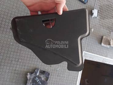 poklopac osiguraca za Peugeot 308