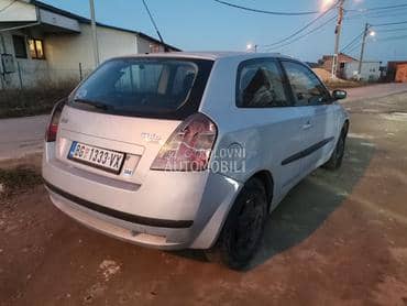 Fiat Stilo -  kompletan auto u delovima