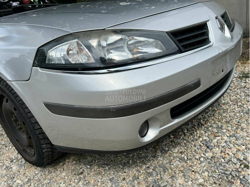 Branik prednji sivi TED69