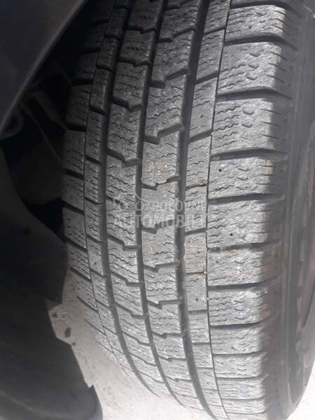 Goodyear 215/65 R15 Zimska