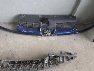 maska sa znakom za Peugeot 206 od 1998. do 2009. god.