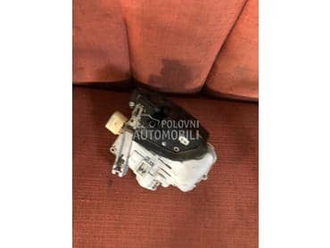 Brava vozacevih vrata 9 pinova za Audi A4, A5, Q5 ... od 2008. do 2016. god.