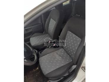 sedista za Ford Fiesta