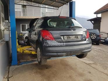 Peugeot 207 2008. god. -  kompletan auto u delovima