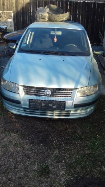 Fiat Stilo -  kompletan auto u delovima