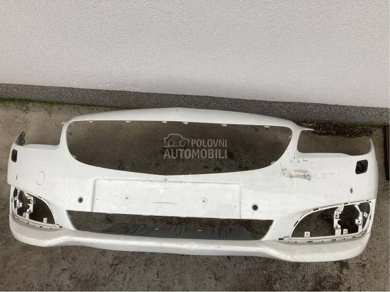 Prednji branik restajling