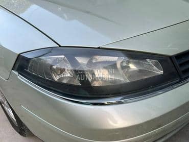 Far desni za Renault Laguna od 2005. do 2007. god.