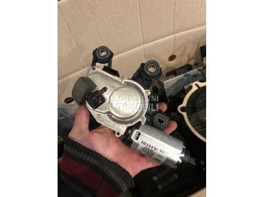 Motoric zadnjeg brisaca za Audi A4