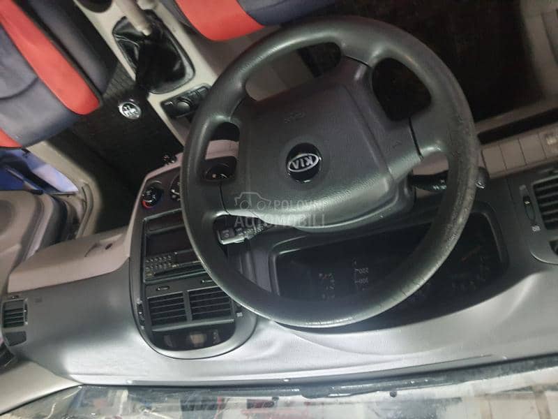 Kia Cerato -  kompletan auto u delovima