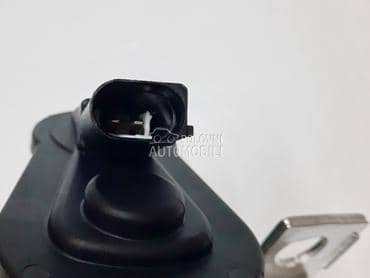 Klesta zadnja sa el. rucnom za Volkswagen Passat B6