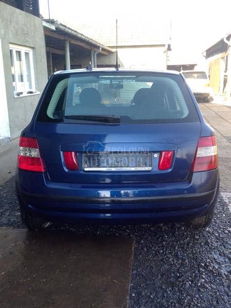 Fiat Stilo -  kompletan auto u delovima