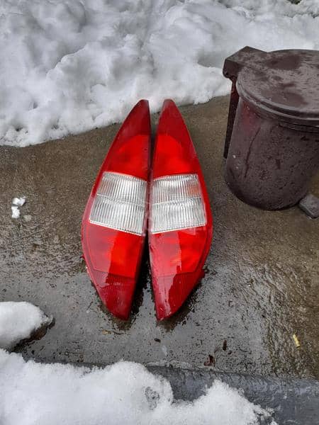 levi i desni stop karavan