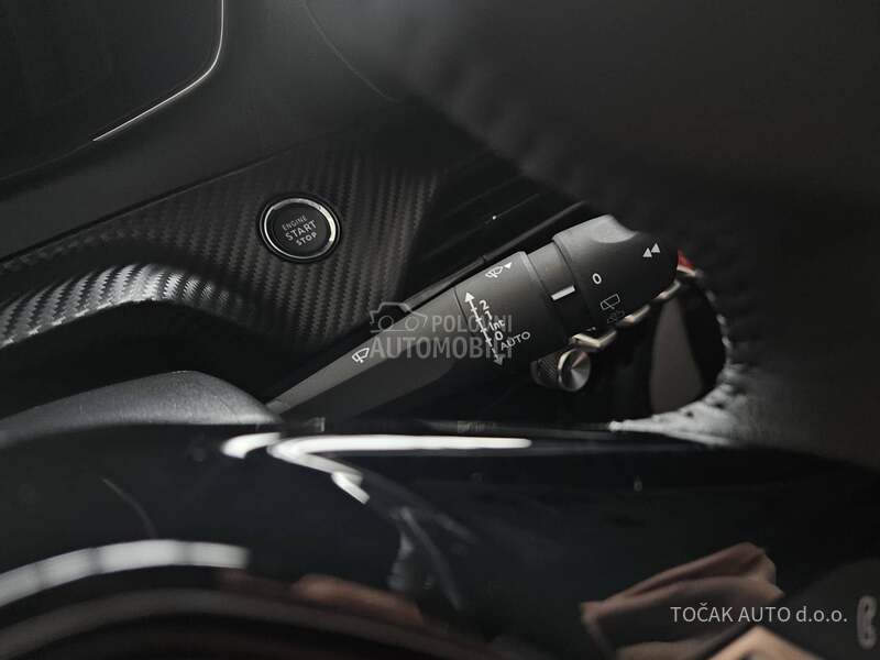 Peugeot 208 Allure 1.2E 100