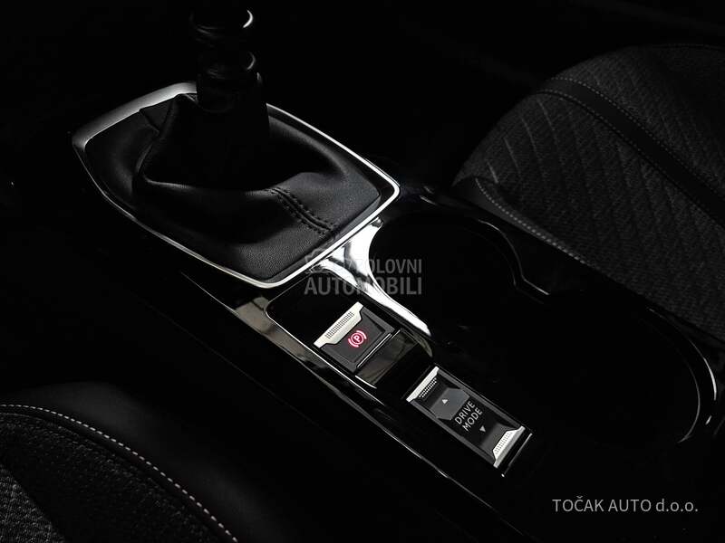 Peugeot 208 Allure 1.2E 100