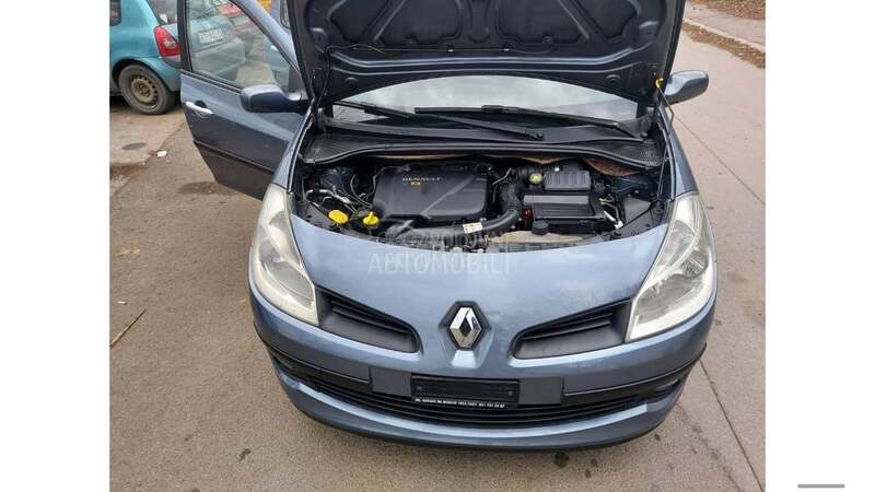 Renault Clio 12i. CH. T OOOP