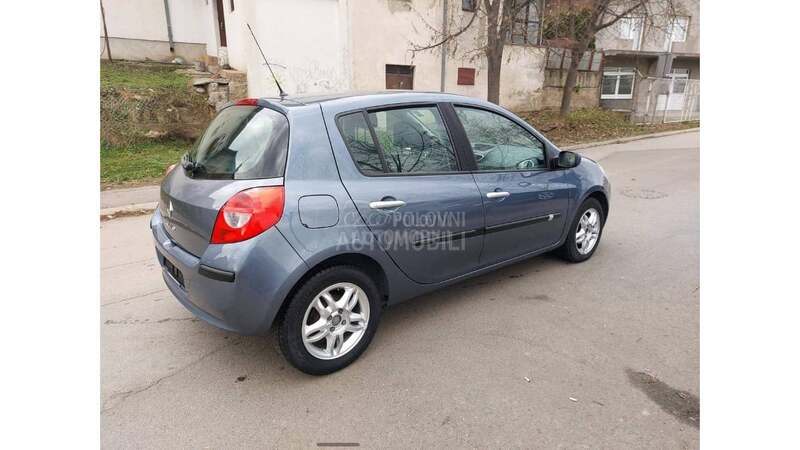 Renault Clio 12i. CH. T OOOP