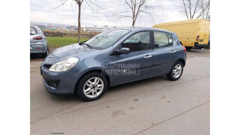 Renault Clio 12i. CH. T OOOP
