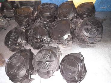 Piaggio poklopac magneta