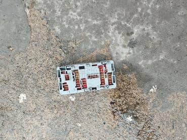 osiguracka kutija za Peugeot 106