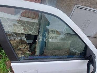 staklo prednje desno za Peugeot 306