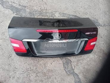 zadnja hauba E 212 CUPE za Mercedes Benz E 300 od 2009. do 2013. god.