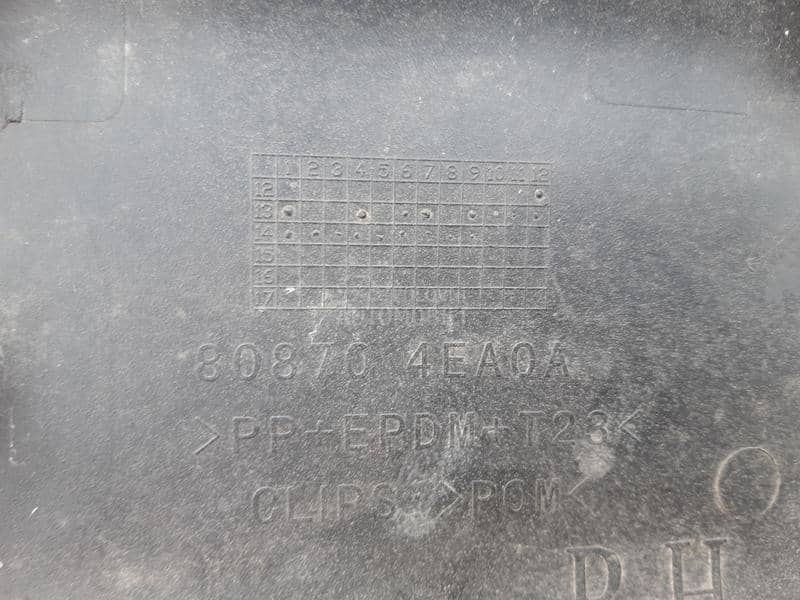 lajsna prednjih desnih vrata
