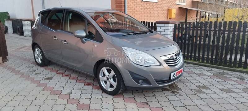 Opel Meriva 1.4 benc COSMO
