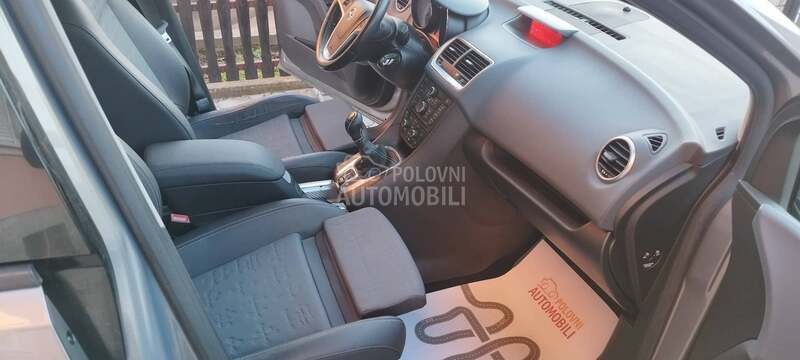 Opel Meriva 1.4 benc COSMO