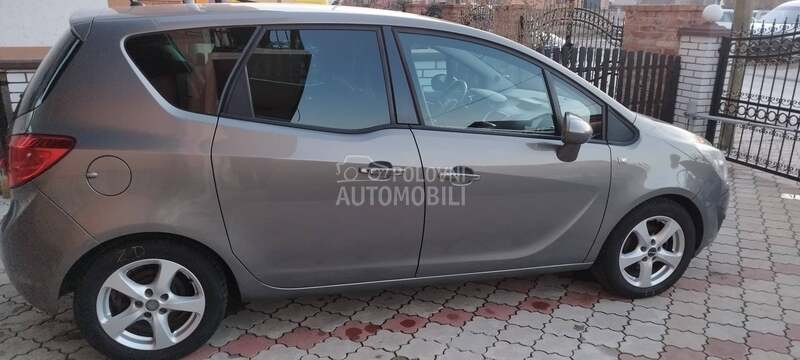Opel Meriva 1.4 benc COSMO
