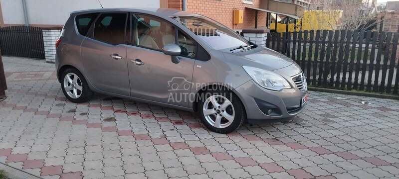 Opel Meriva 1.4 benc COSMO