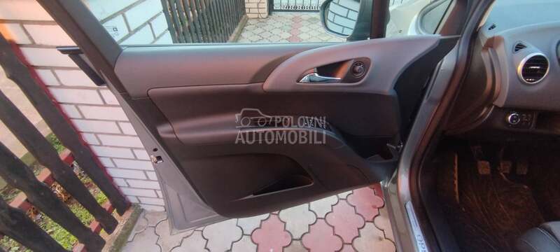 Opel Meriva 1.4 benc COSMO