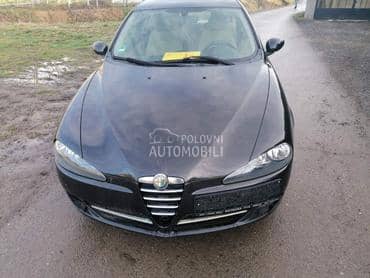 Alfa Romeo 147 -  kompletan auto u delovima