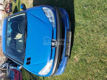 Peugeot 206 -  kompletan auto u delovima