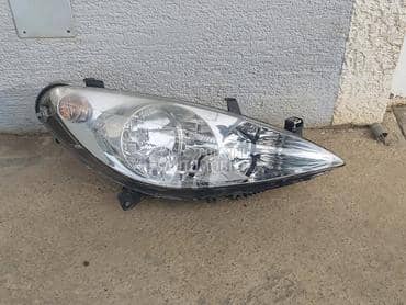 DESNI FAR SA MAGLENKOM za Peugeot 307