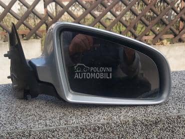 Desni i levi retrovizor A4 za Audi A4 od 2001. do 2005. god.