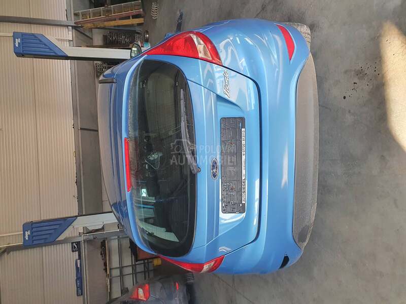 Ford Fiesta 2010. god. -  kompletan auto u delovima