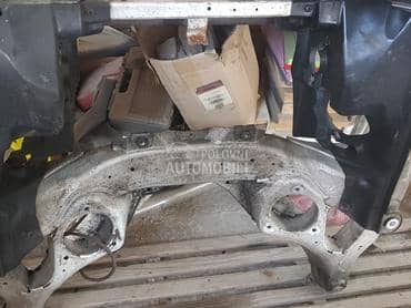 Prednji trap ili sanke F10 za BMW Serija 5 od 2010. do 2015. god.