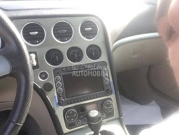 fabricka navigacija za Alfa Romeo 159